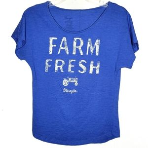 Wrangler blue size S scoop neck tshirt farm fresh small shortsleeve